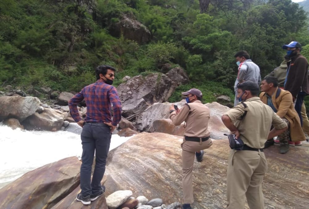 Search Operation For Two villagers missing after falls into river in Pithoragarh Darma Ghati