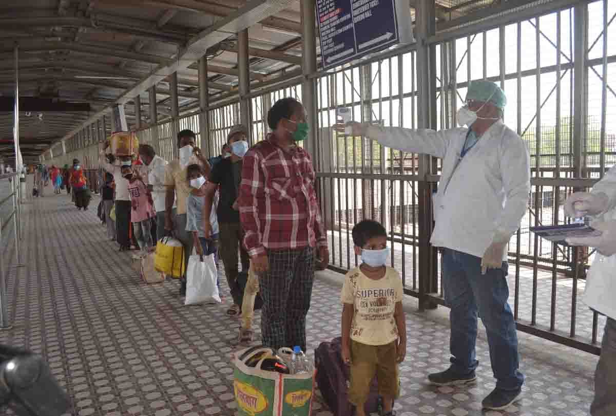 Workers are traveling in severe heat