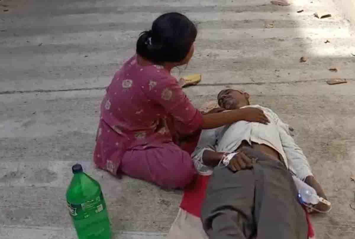 UP: Stretcher was not found for father's body in post mortem house