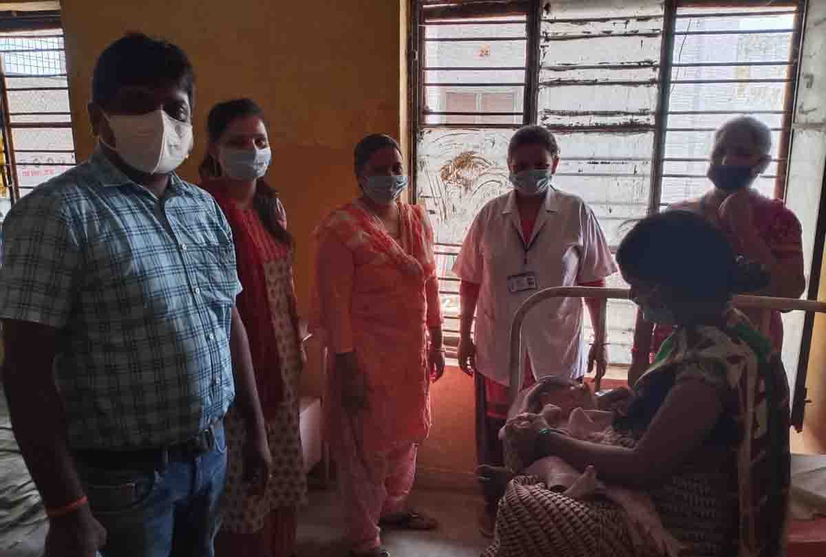 Woman gave birth to child in Fatehpur after traveling 1200 km