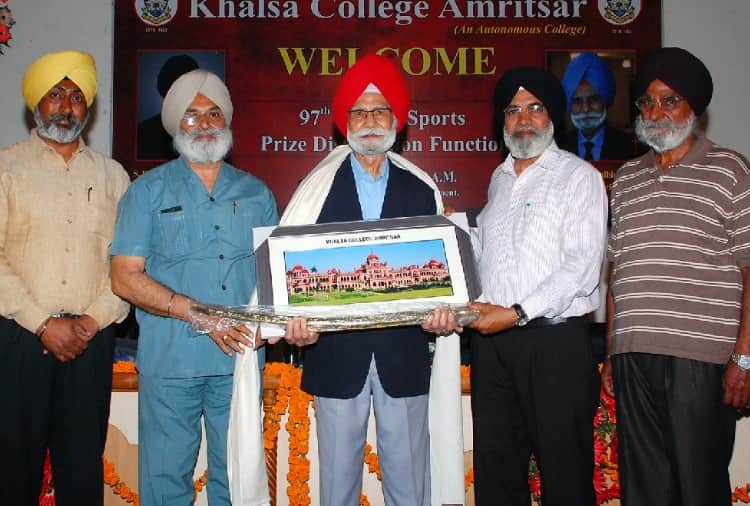 Read untold story of Hockey legend and triple Olympic gold medallist Balbir Singh Sr