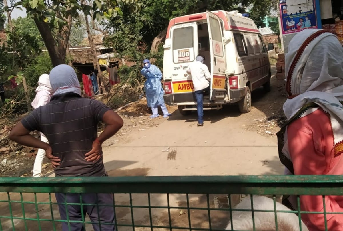 shocking news Man living but told dead body at sant kabir nagar