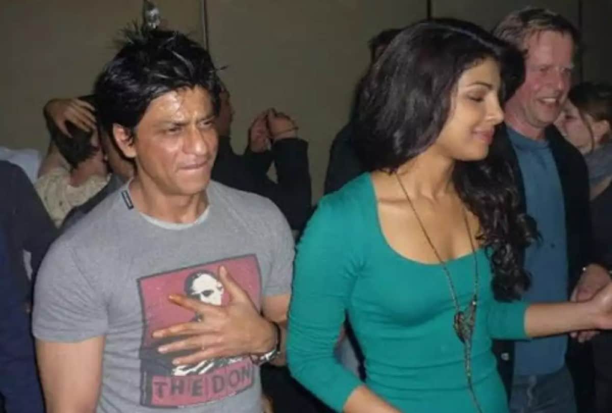 shah rukh khan and priyanka chopra throwback dance photo