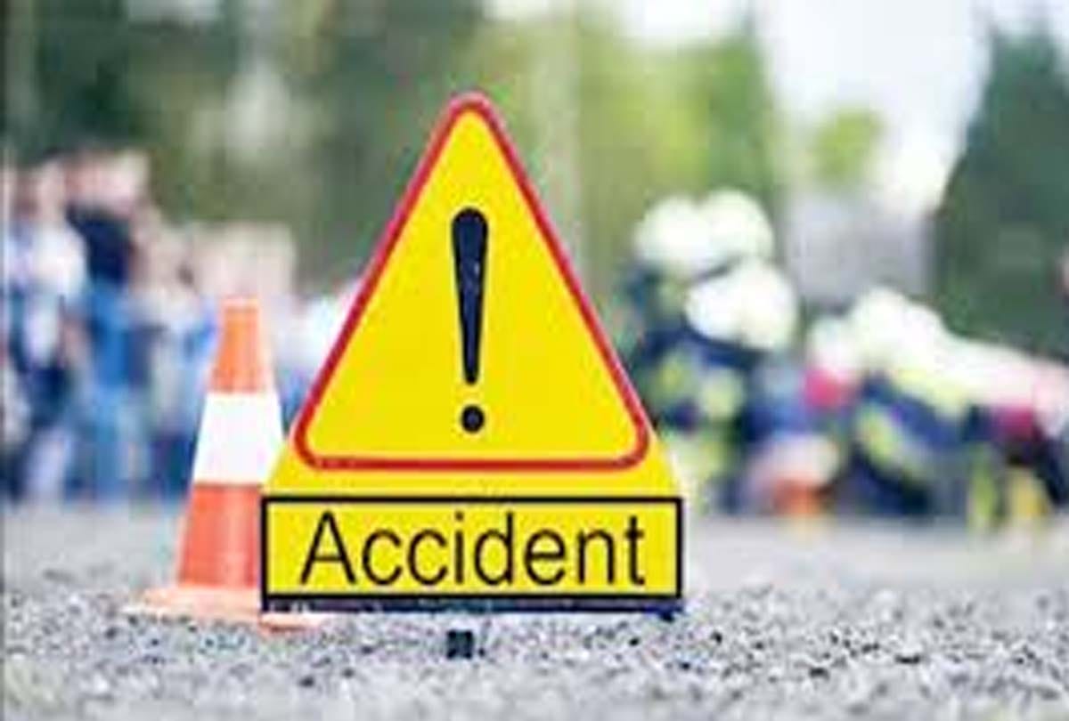 road accident in farrukhabad, Father and son died, woman injured