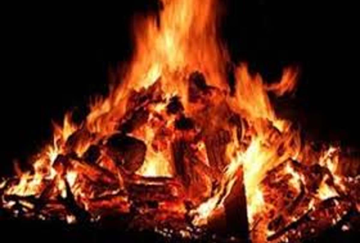 Stoned on police team for last rites in hardoi