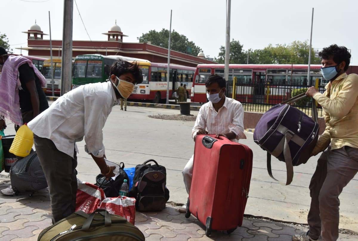 Passengers of Shramik Special train going from Mumbai to Lucknow