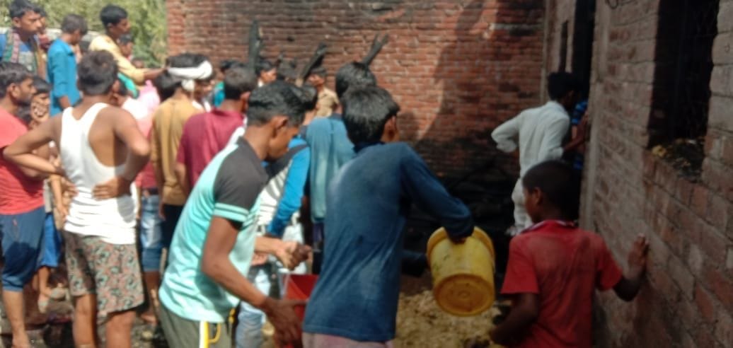 aag se chhah bakariyon kee maut, kisaan jhulasa