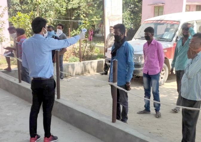 Laborers leave after health test