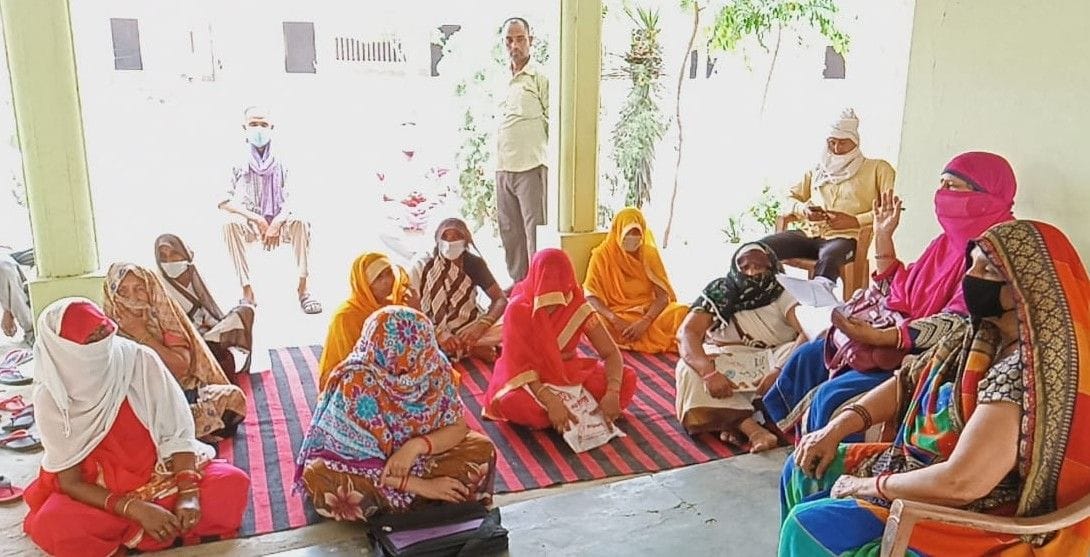 Hathras: Grampradhan, Asha, Anganwadi workers, teachers and watchmen will monitor those coming to the village