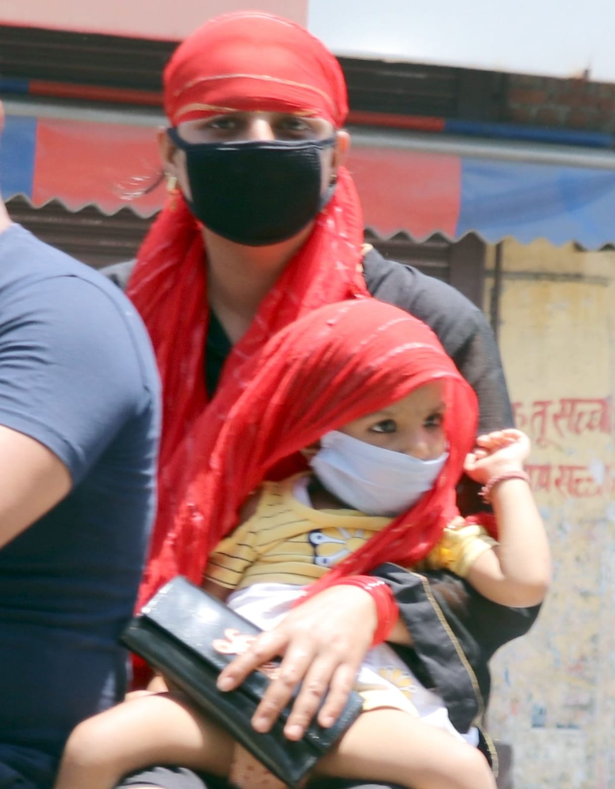 Scorching sun, temperature exceeds 40 degrees