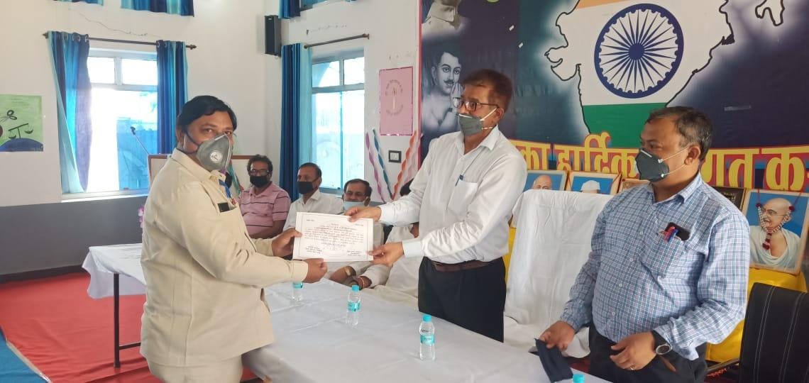 Additional District Magistrate honored the teachers
