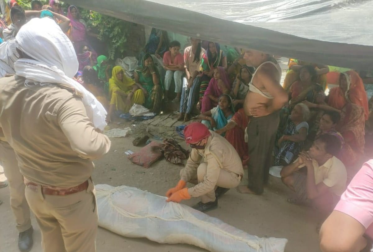 Cloth businessman died in mysterious condition in gorakhpur