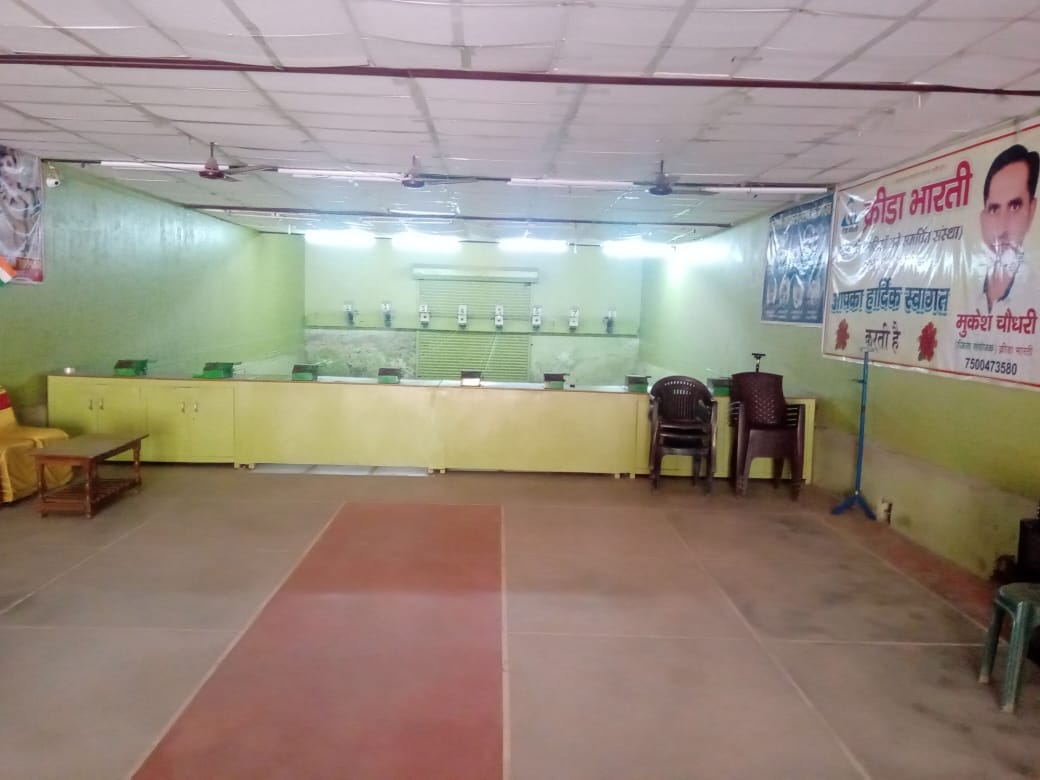 Deserted shooting range, players sitting at home in lockdown
