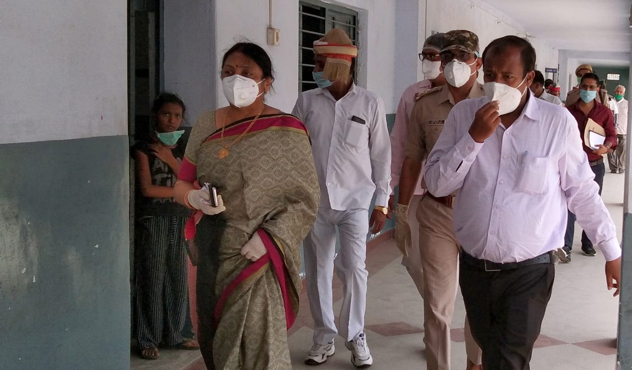 Azamgarh commissioner inspected shelter home