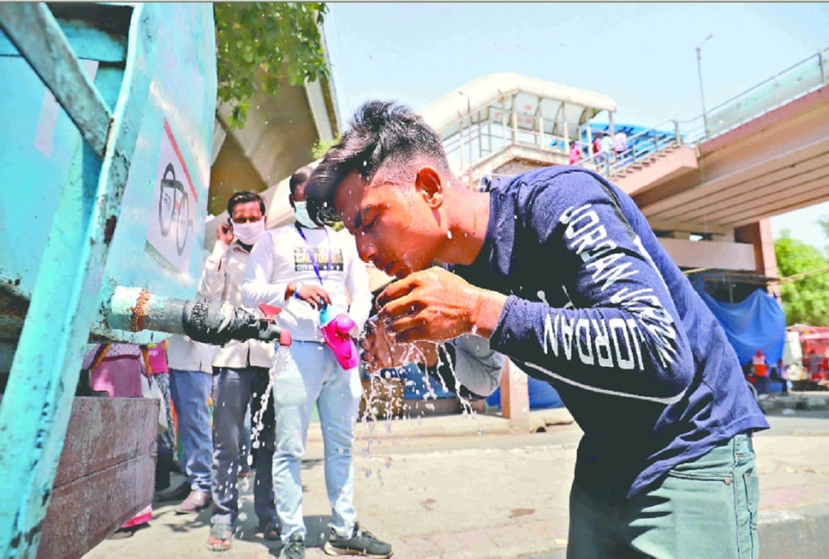 forecast of delhi For the second time in 22 years the mercury of Delhi was recorded at 46 degrees Celsius