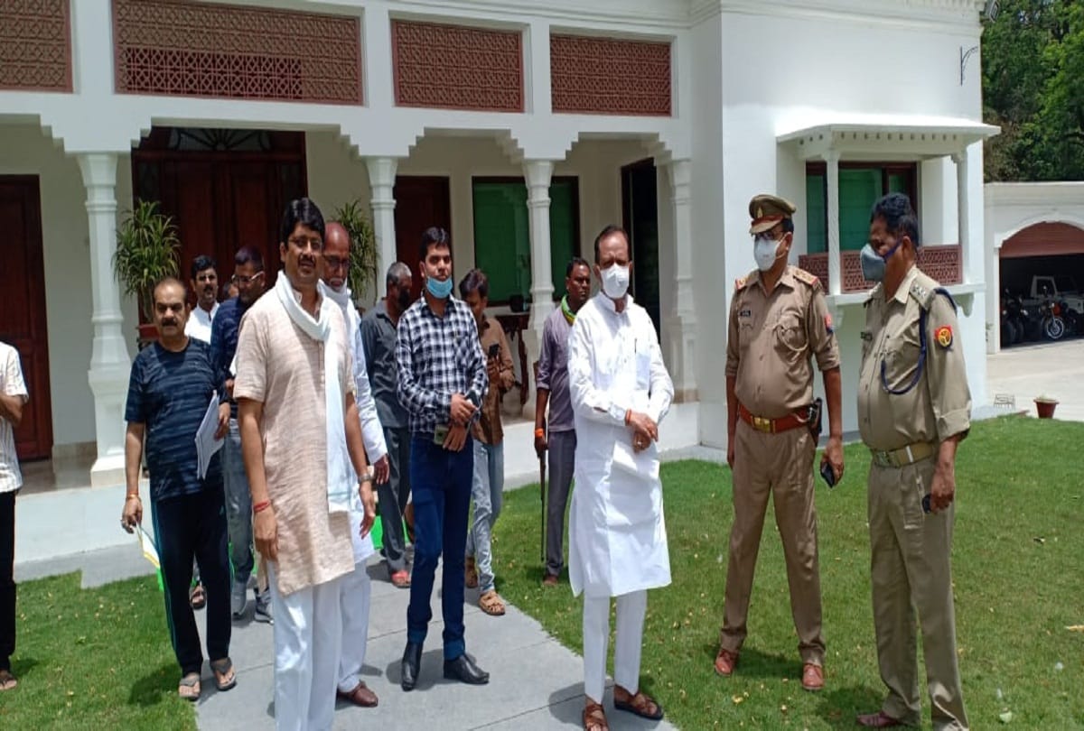 Pratapgad: Cabinet minister Moti Singh, who came to meet Rajabhaiya, shines in political corridors