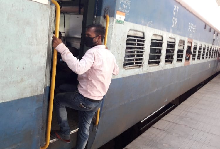 925 migrants from Firozpur and 1600 from Gurdaspur leave for Bihar