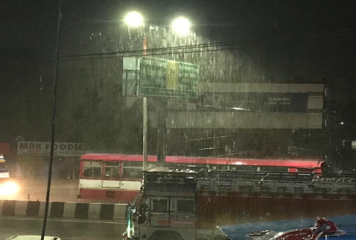 Gorakhpur weather change after heavy heat its raining