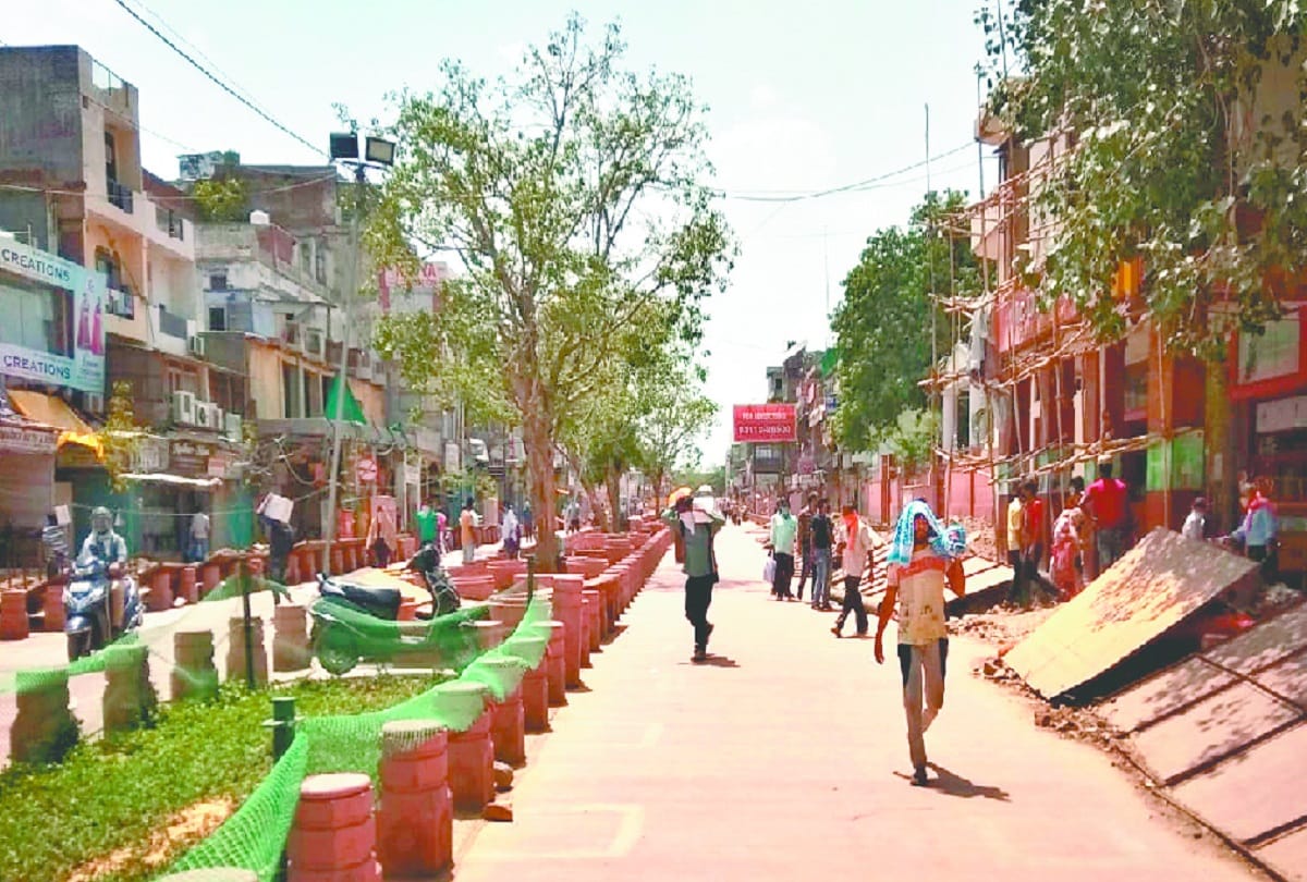 After 52 days life in Chandni Chowk returning to the track during delhi lockdown