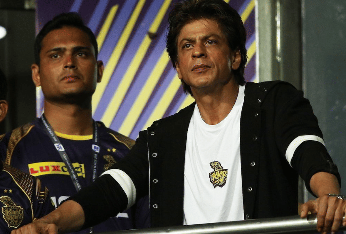 Shahrukh Khan is Reading Movies and Web Series Scripts Film Makers Like Rajkumar Hirani Madhur Bhandarkar Are Waiting For His Call