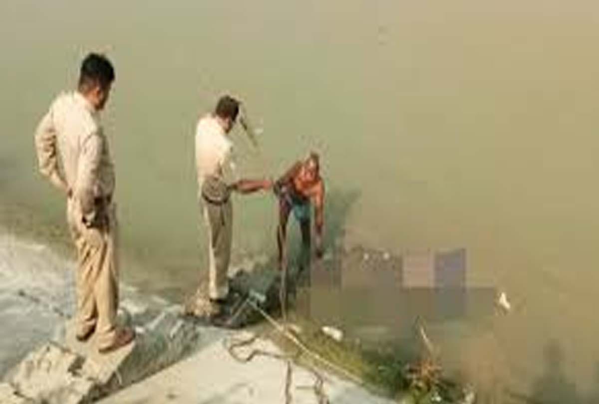 Missing teenager's body found in canal in hardoi