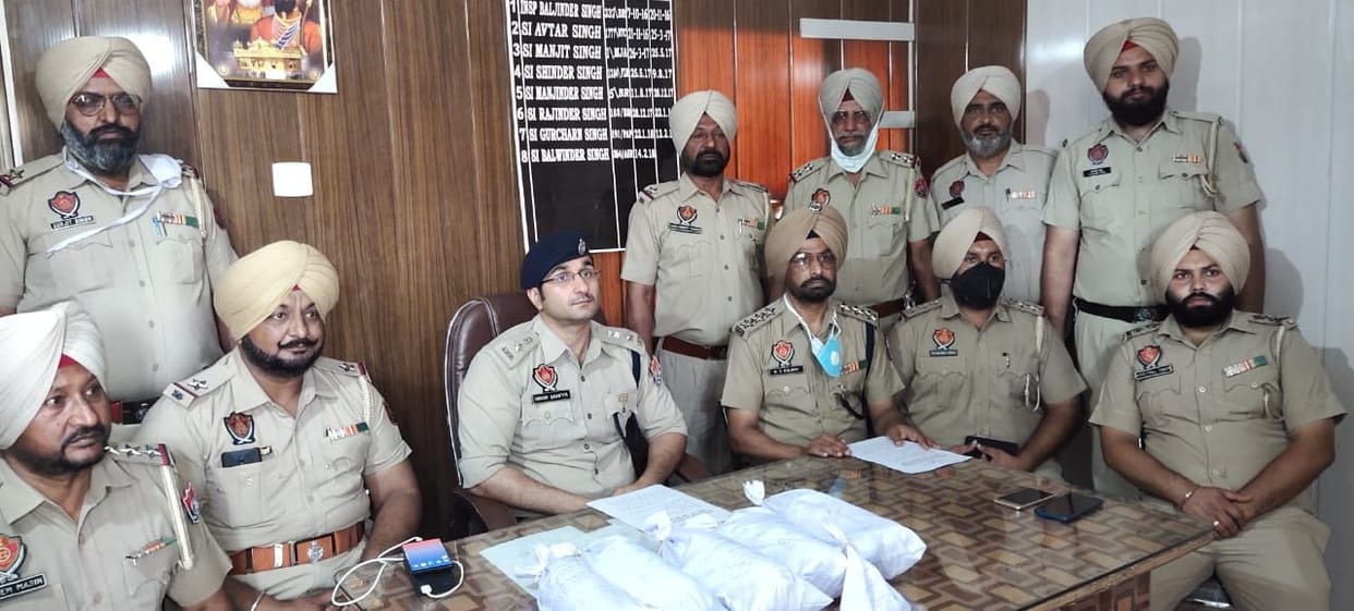 8 kg heroine and drug recover from India-Pakistan border in Tarantaran
