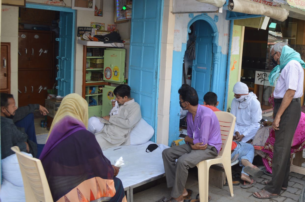 Hathras: The bullion has not opened up in the market