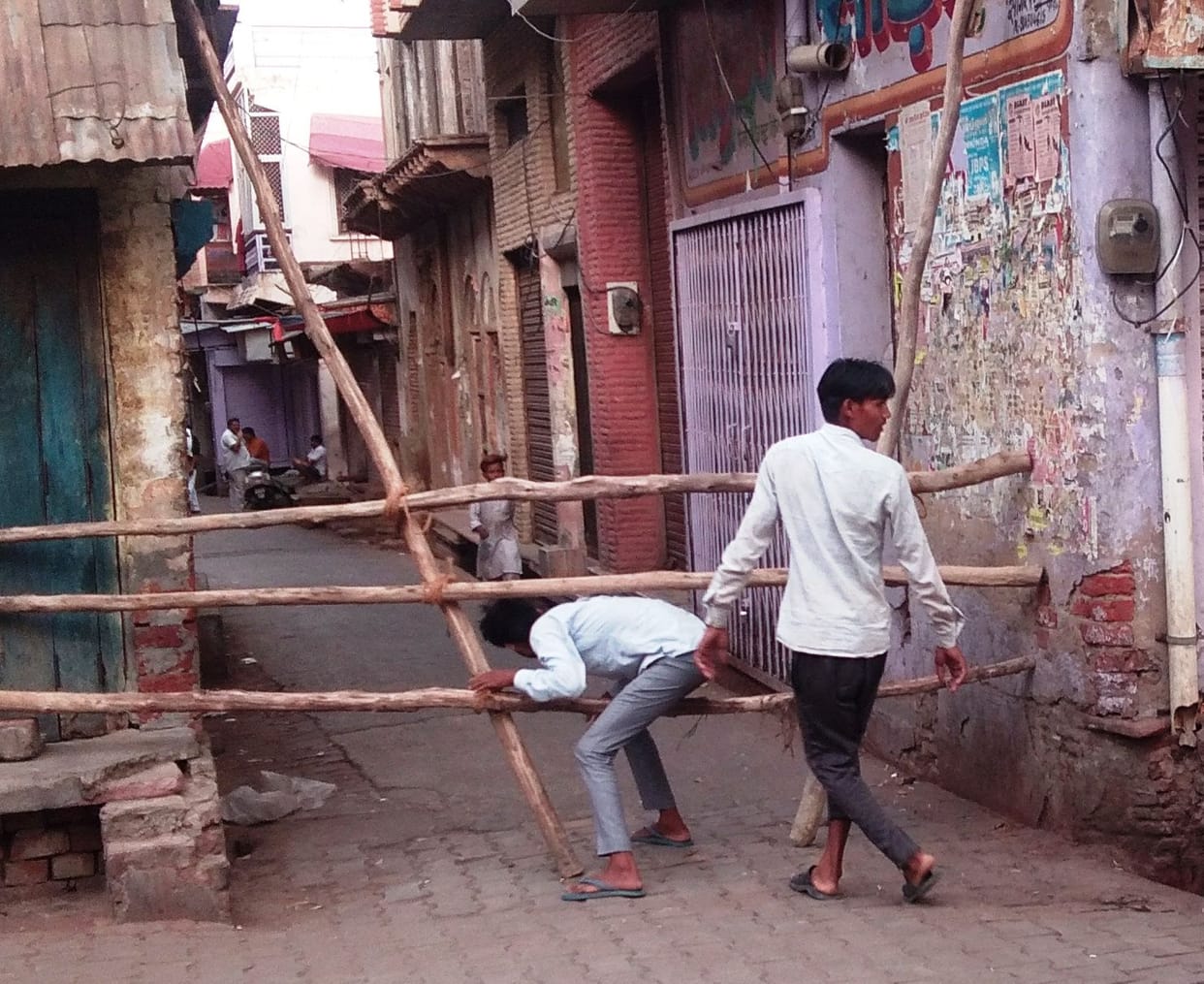 Hathras: People seen careless in hot spot areas, some passed under barricading and some passed by bike