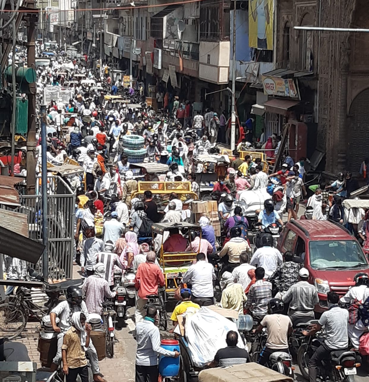 jam, in lockdown, holi gate, mathura