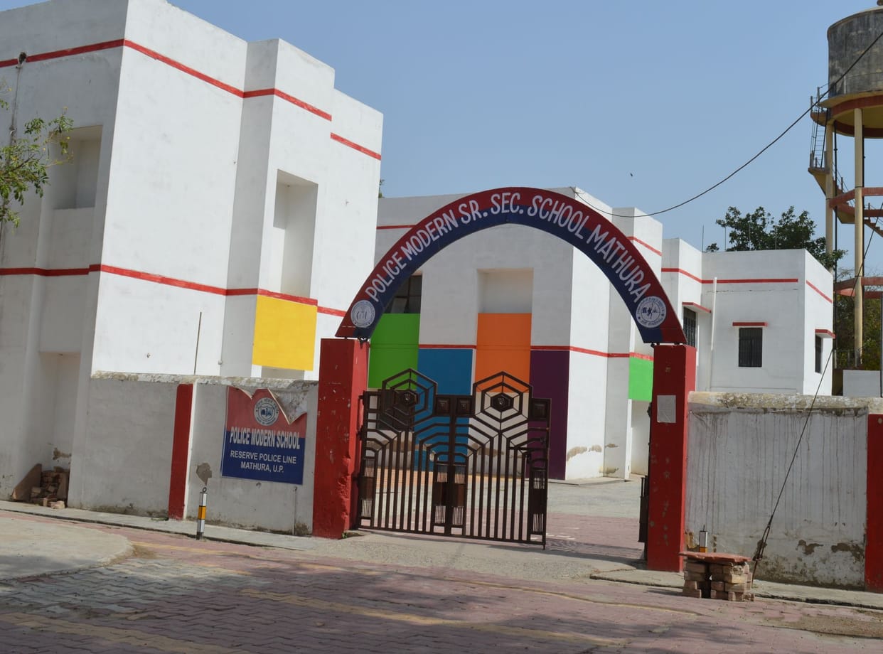 police, corona, positive, quarantain, mathura