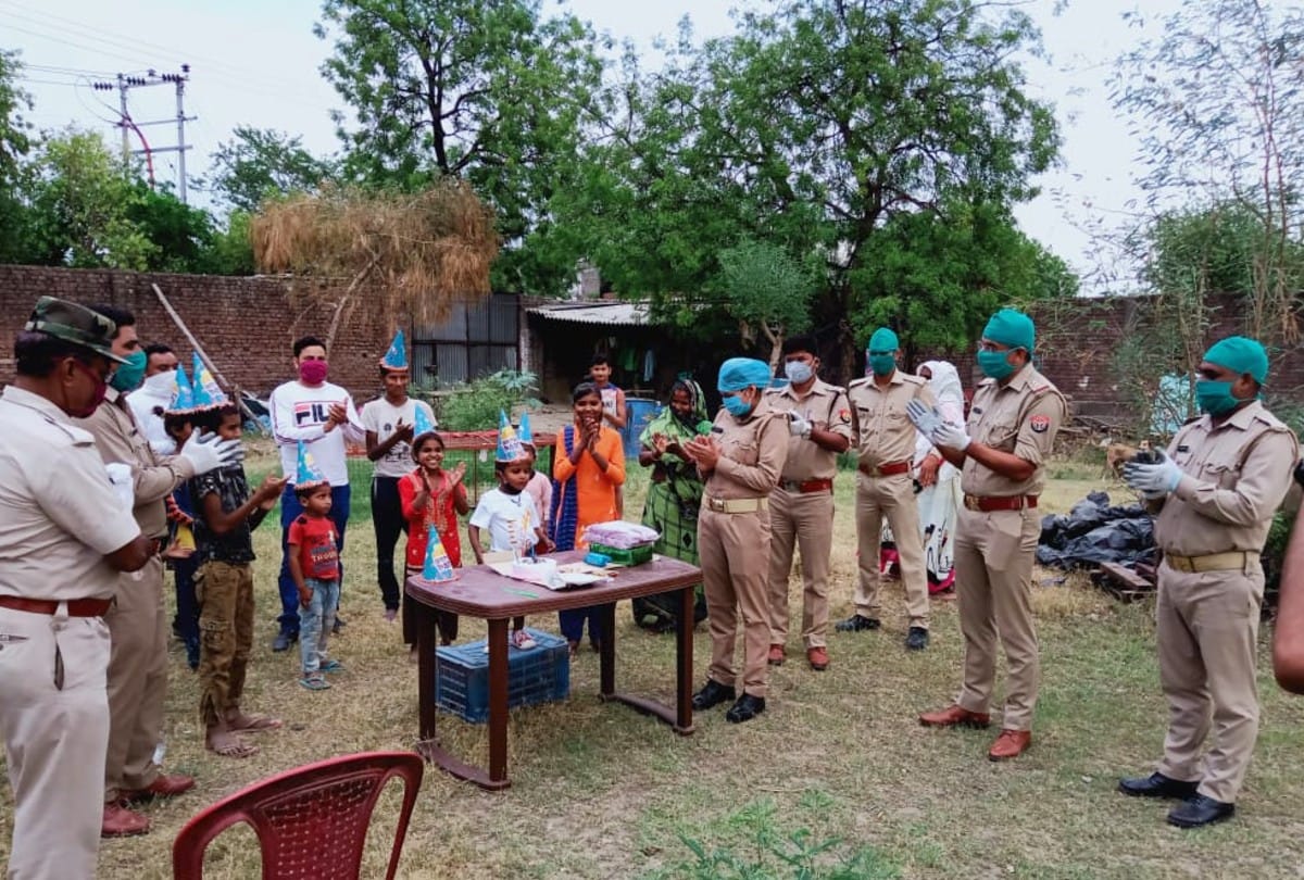 Uttar Pradesh Police Celebrates Birthday of Martyr Jawan Bablu Kumar Daughter In Mathura