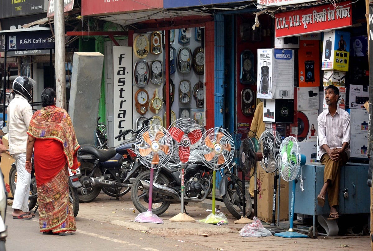 Prayagraj News: Footwear shops open after 66 days