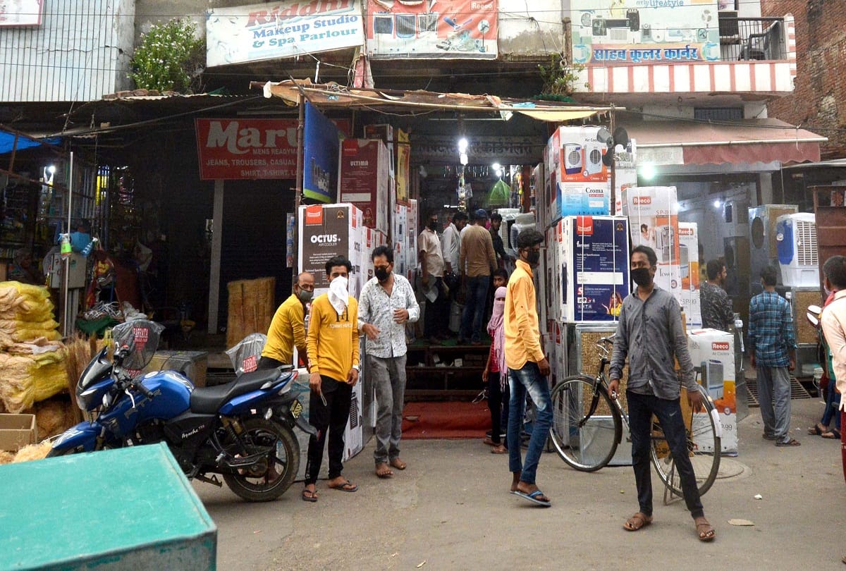 Prayagraj News: Footwear shops open after 66 days