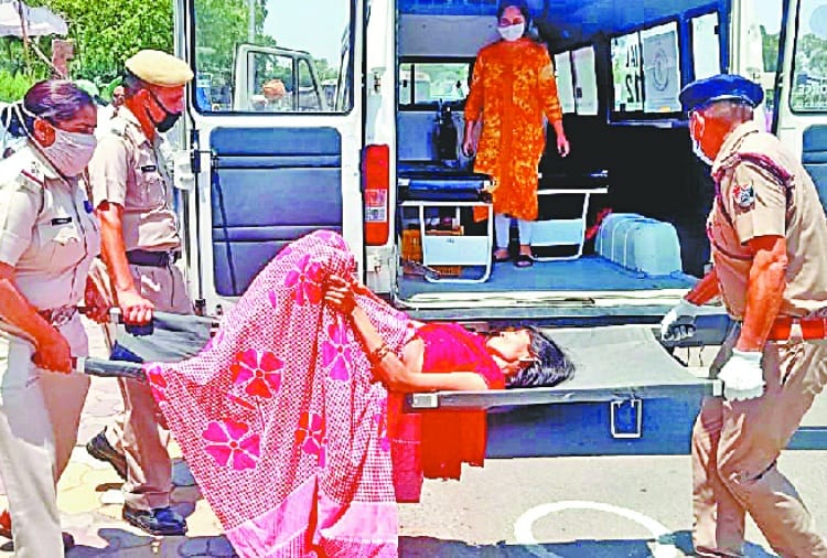 Coronavirus, Lockdown, Additional SHO Saved Life of Pregnant Lady to Help Her into Baby Birth