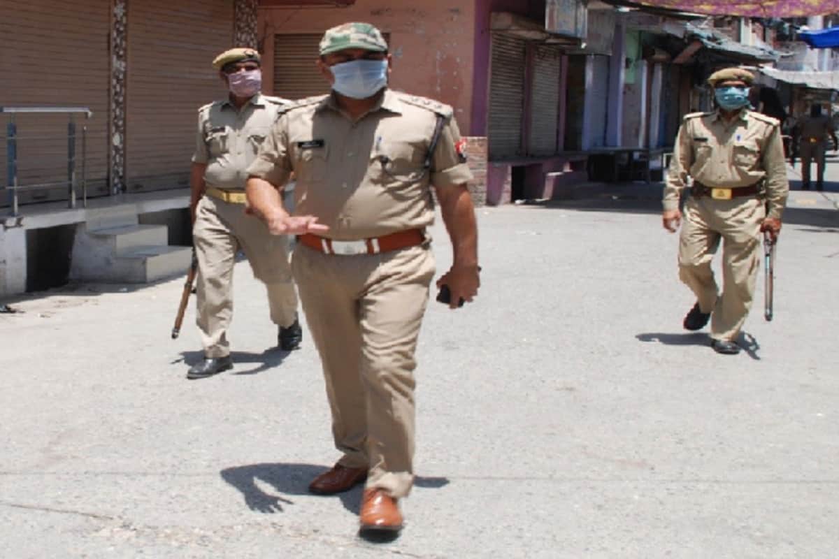 The villagers have attacked on police team and three policemen injured including two sub inspector at Shamli