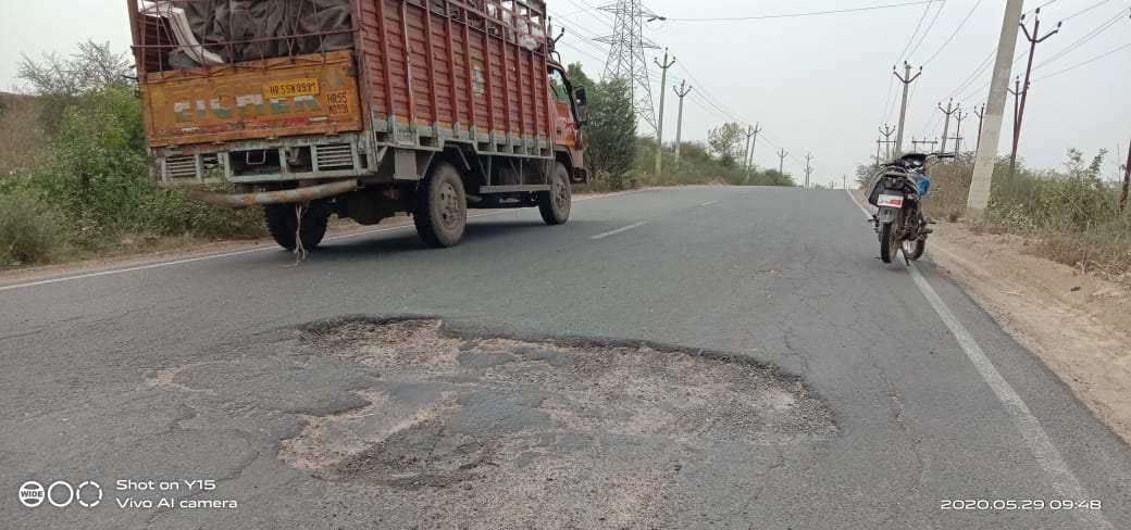 Tractor overturns in pit, traffic disrupted for hours