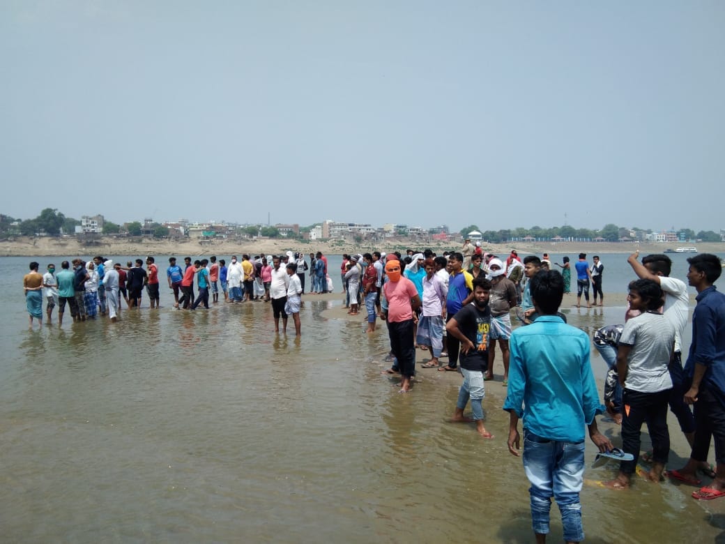 Ramnagar Varanasi News in Hindi: Five friends drowned in the Ganges in Ramnagar, Varanasi