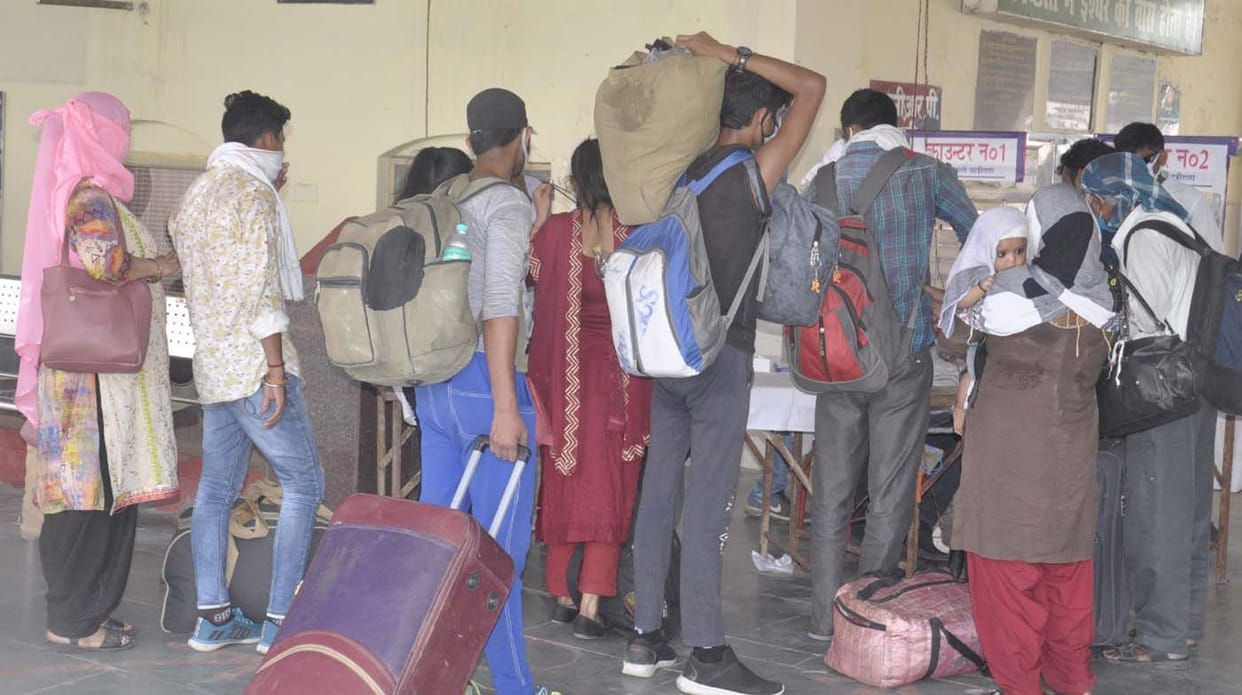 7752 migrants arriving by special trains