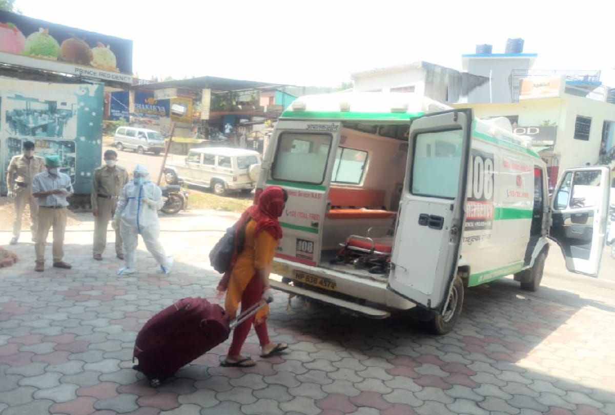 Minor children get emotional while taking positive couple to covid Hospital