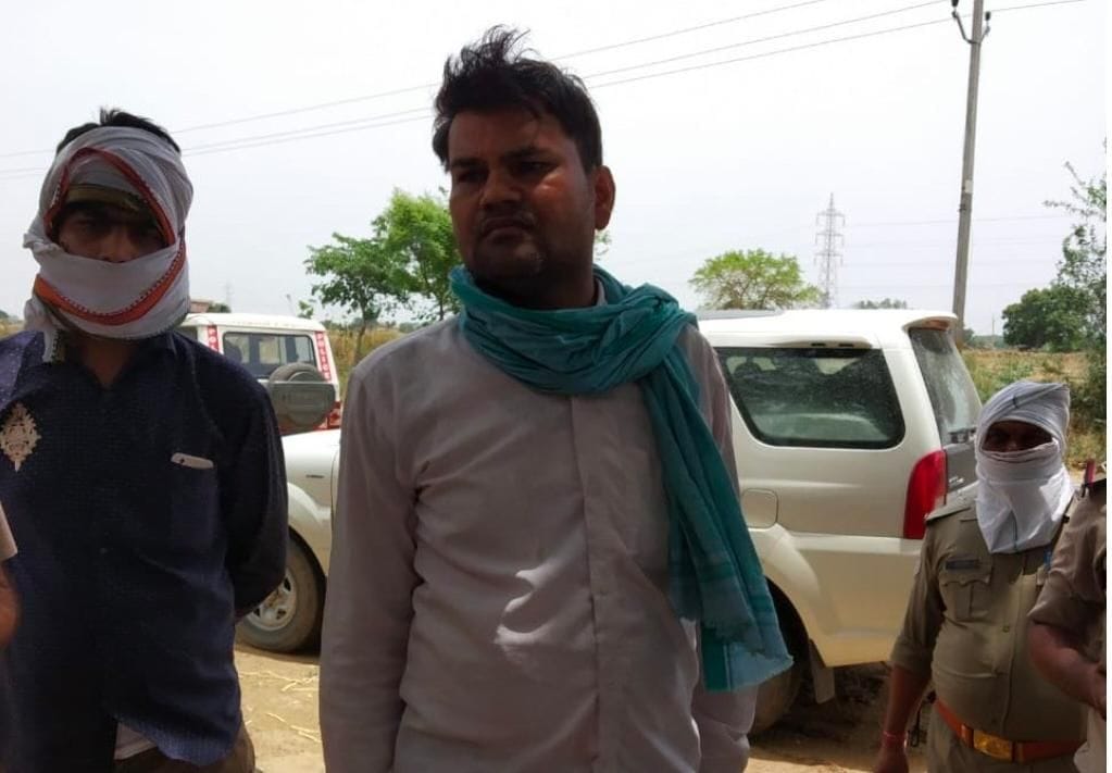 loot, on express, way, crime, mathura