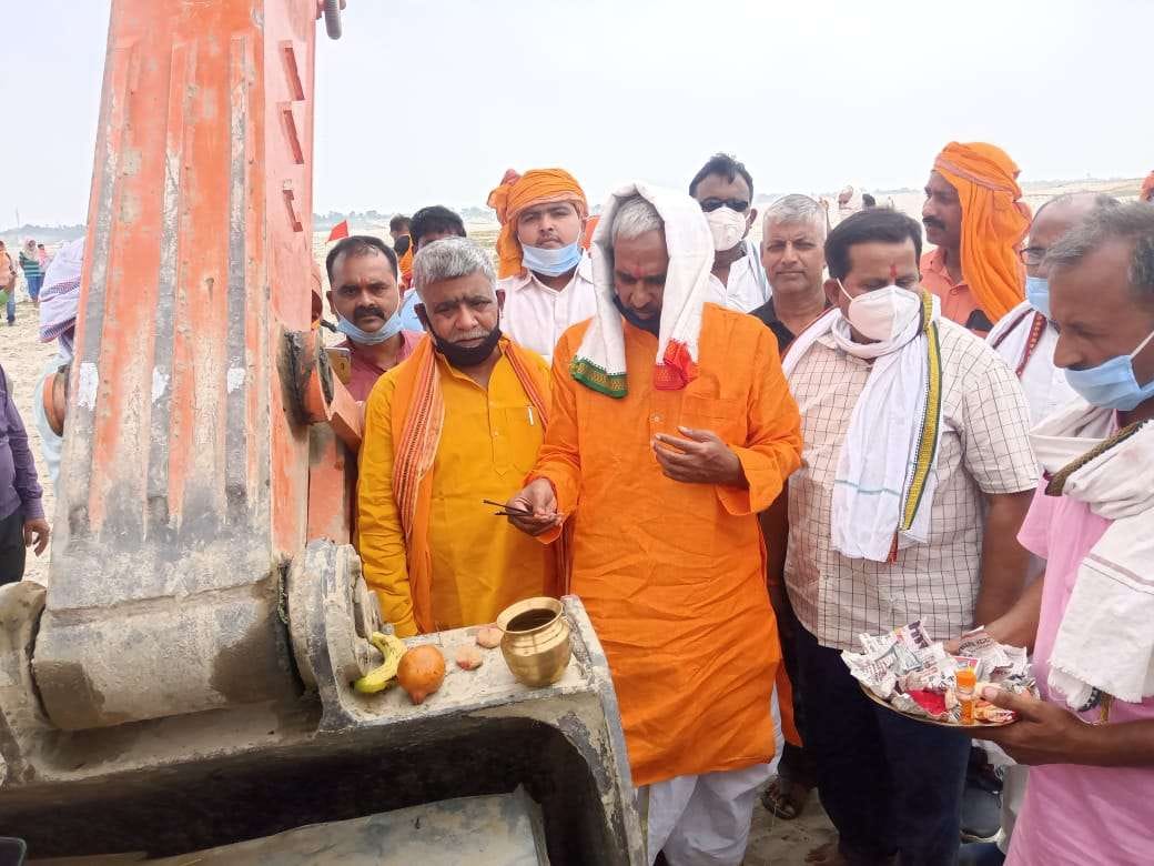 MLA inaugurates dredging project, work will begin to divert the river Ganges