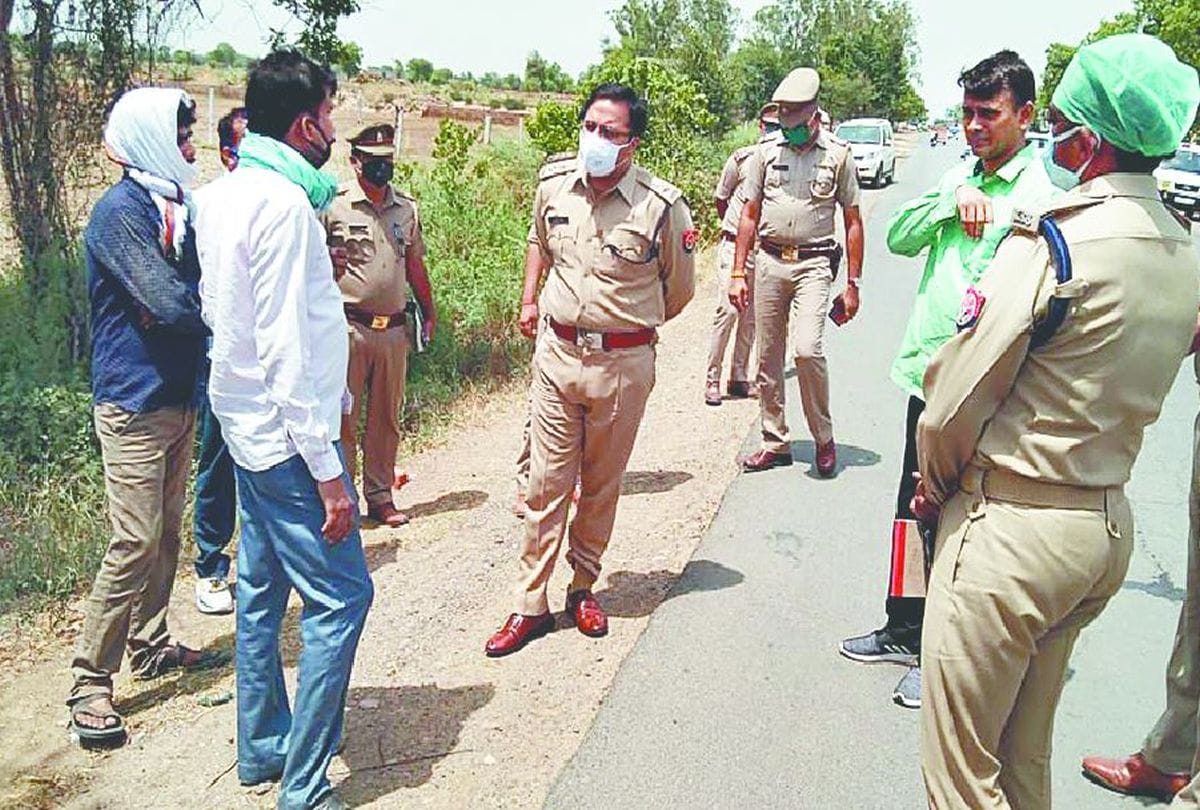 loot on yamuna expressway in mathura news