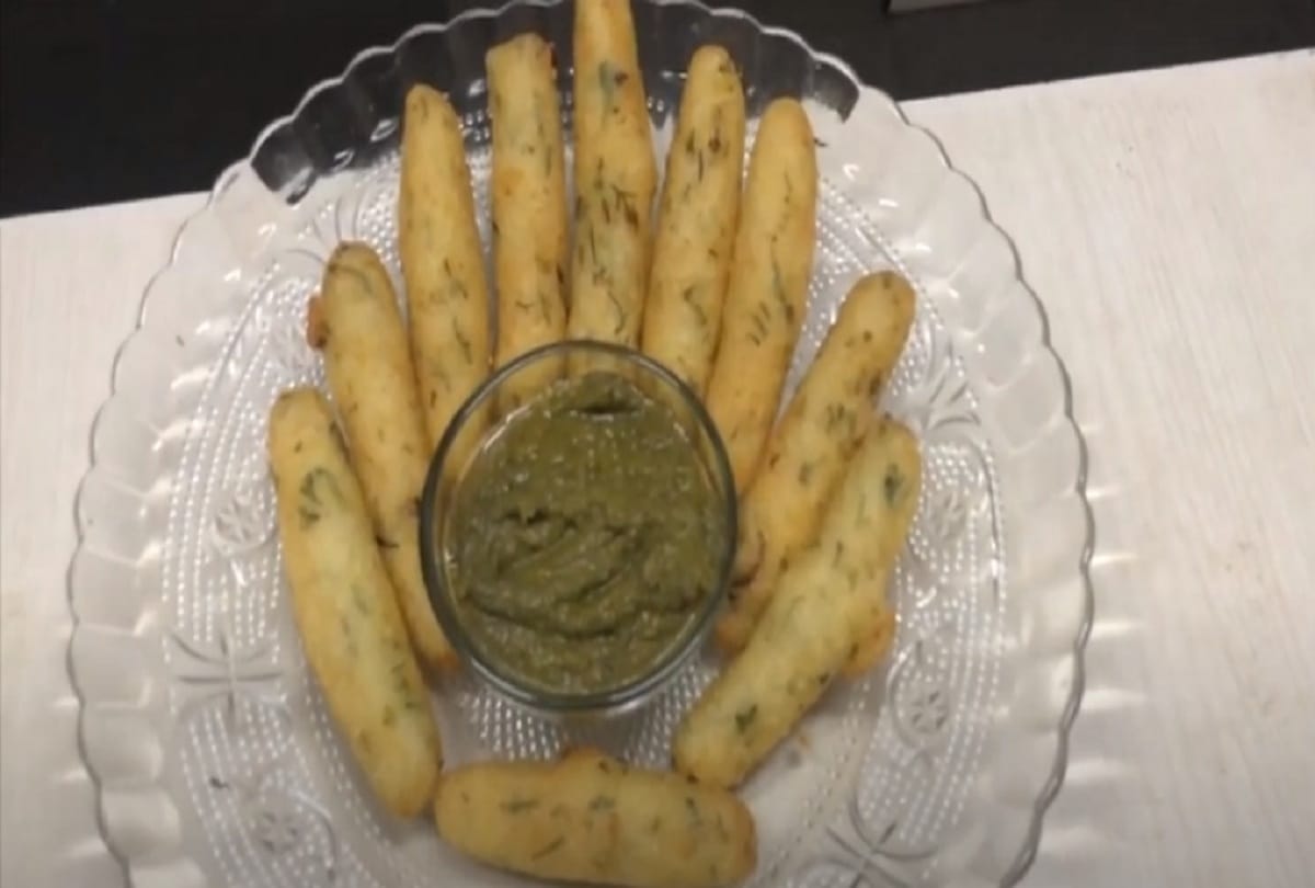 diwali special 2022 snacks recipe make aloo poha roll