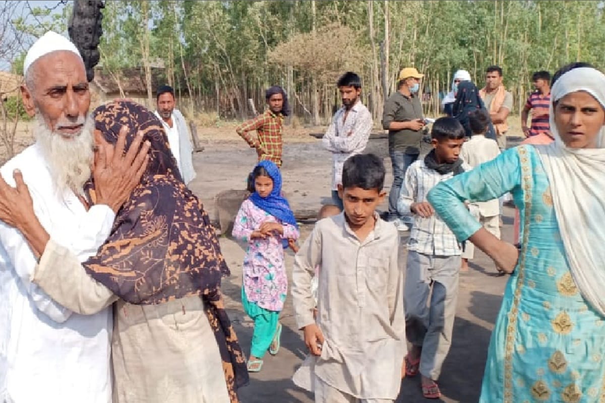 Amar Ujala Spacial Story, Many houses burnt and water is problem in thirty years in rural area at Saharanpur