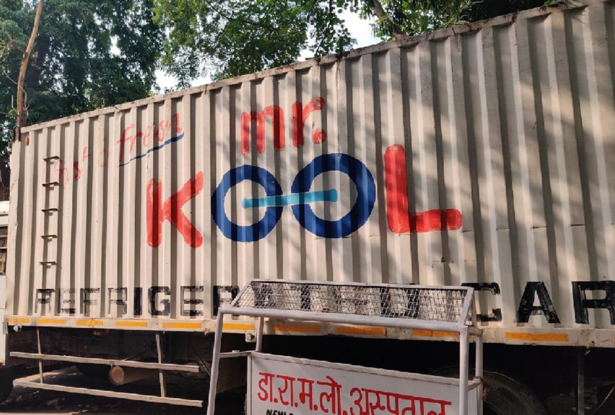 Cantainers made temporary freezer with no space in mortuary in rml hospitsal