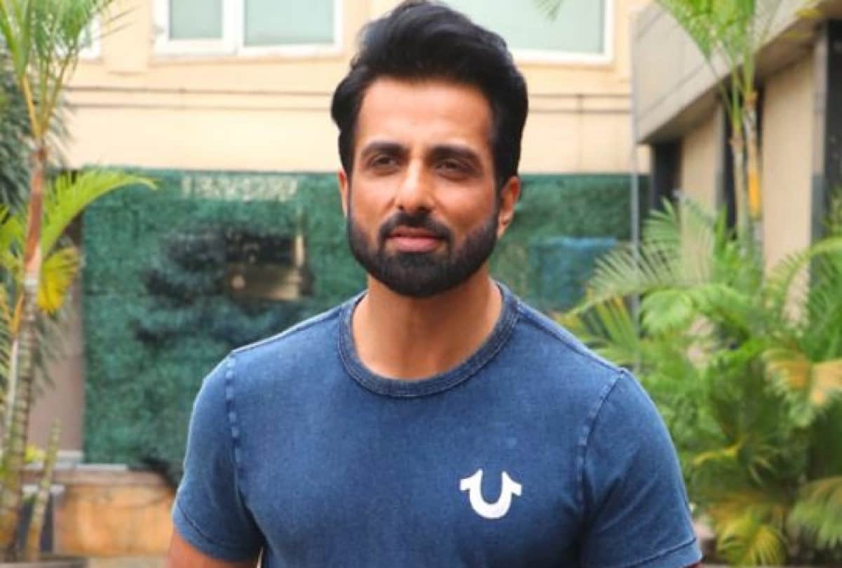 Sonu Sood surprise visit to a fan food stall in Hyderabad on Christmas