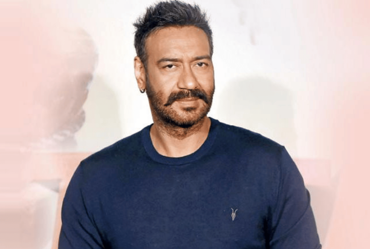 Ajay Devgan's Notice In Scene Shown In Paster, Not In de de pyaar de Film