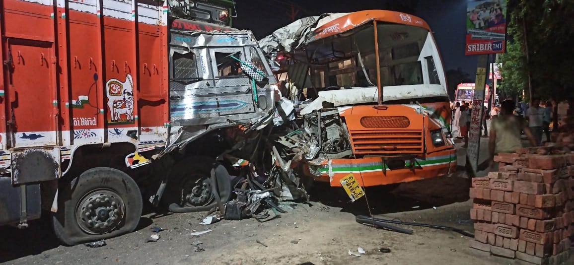 Truck and roadways bus collided head-on, bus driver killed