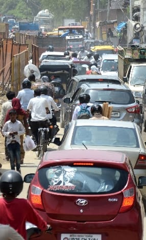 Jam on Chaupula, crowd gathered in Shyamganj market