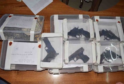 Hardoi : Stealing from the warehouse gold-silver and guns recovered, nine arrested
